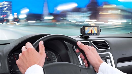 All about legally using your mobile phone as a sat nav: Waze & Google Maps use