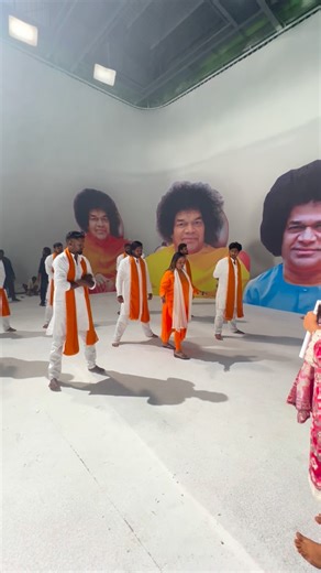 Dhatsha Dayaal on Instagram: "When choreography meets divinity, magic happens. Kala Master sets the stage ablaze for Anantha. From the sacred energy on set to these exclusive behind-the-scenes moments… just for you. @ananthathefilm @suresh_Krissna @ungaldevaoffl @girishkrishnamurthy_ceo @iamjaggubhai_@suhasinihasan @thalaivasalvijay #NizhagalRavi @abhirami.venkatachalam @srikanth_deva_official@pavijaypoet @itsmerichardrichie @ddsquareofficial @apinternationalfilms @riazkahmed.pro @parasriazahmed