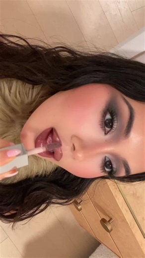 Discover the Rose Amber Collection for Cool-Toned Makeup