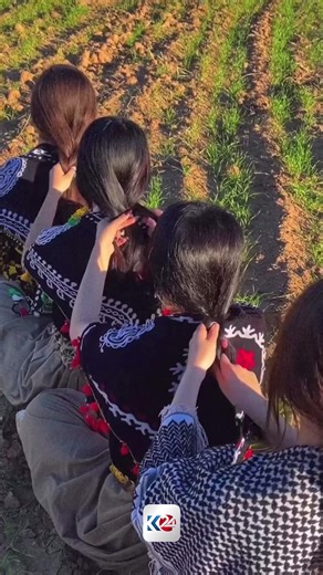 Kurdish women worldwide are braiding their hair in protest after footage showed a Damascus-affiliated militant displaying a fallen Kurdish female fighter’s braid! Read More: kurdistan24.net/en/story/889135/ | Kurdistan24 English