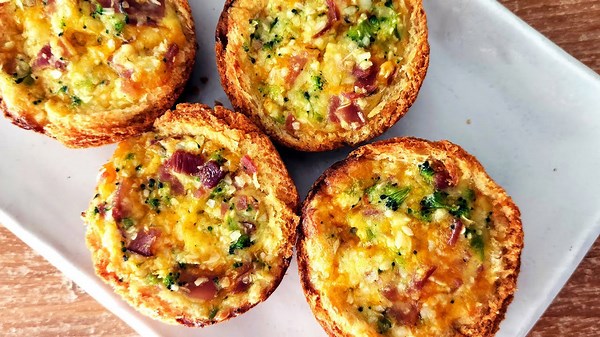 Easy quiche muffins | Ham, cheese & broccoli mini quiche recipe