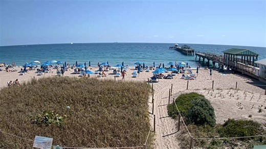 Explore the seaside village of Lauderdale-By-The-Sea, FL with these live streaming webcam views! EarthCam and the Town of Lauderdale-By-The-Sea invite you to experience the best of this sunny destination, including the ocean, beach, Anglin's Pier, Anglin's Square and Commercial Boulevard. | EarthCam
