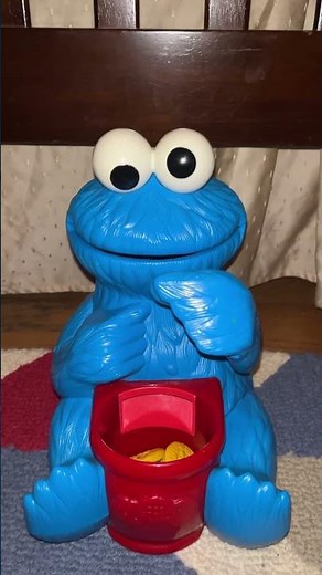 1999 Fisher Price Sesame Street Cookie Crunch Game