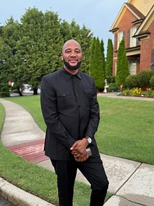 125K views · 7.8K reactions |  Pour bientôt à Mbujimayi ! Le Pasteur Mike flor mulumba vous fixe bientôt un rendez-vous pour un méga concert de louange et d’adoration au stade Kashala Bonzola.  Wesh ! | Justin Kadima | Facebook