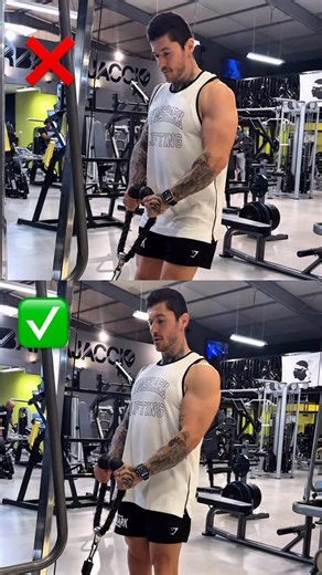 116 reactions | Curl marteau à la poulie  Ne hausse pas les épaules pendant le mouvement garde-les basses et fixes. Le but est de ne bouger que les avant-bras, pour bien isoler les biceps et les avant-bras, sans que les trapèzes ne prennent le relais. Reste gainé, épaules stables, et contracte fort en haut du mouvement. #coachsportif #musculation #exercice | Nicolas Loï Baldi - Personal Trainer | Facebook