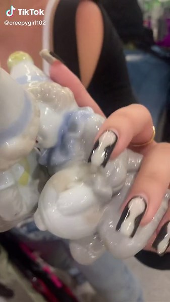 KALI (@creepygirl102)’s videos with Kissing - Sound Effect - Sounds Cats Love