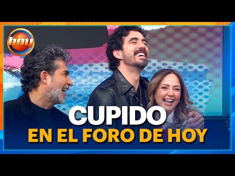 Andrea le enseña a jugar 'Fíjate Bien' a su novio Luis Carlos Origel | Programa Hoy