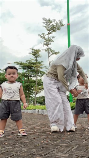 Cimbruut_munis (@cimbruut_munis)’s videos with suara asli - kucing 😺 - neney_kincil