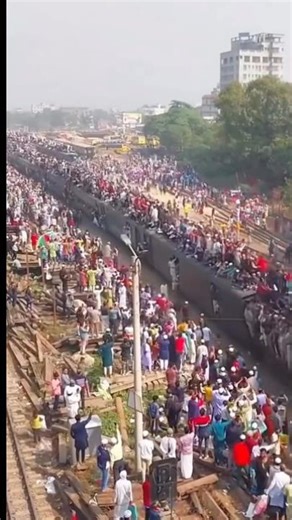 Inside Bangladesh’s Most Dangerous Train Journeys 🚆⚠️