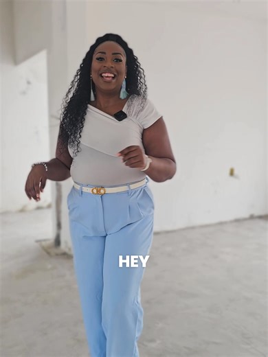 In de exclusieve, beveiligde gemeenschap van Harmonie is deze villa van 215 m² meer dan alleen een huis — het is jouw lege canvas. Met 4 slaapkamers en 3,5 badkamers is ze ontworpen voor zowel comfort als creativiteit. Met plannen voor een strakke, moderne keuken, een sprankelend privézwembad, en zelfs een apart gastenverblijf aan de achterzijde, ontbreekt er nog maar één ding: jouw persoonlijke touch. 🌴✨ ✨ Highlights: 📏 Ruime 215 m² woonoppervlakte in een beveiligde community 🛏️ 4 slaapkamer