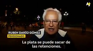 Macri sigue la misma política de recortes sociales que su amigo M. Rajoy. Todo nuestro apoyo al pueblo argentino y a sus jubilados y jubiladas. ¡Ni un paso atrás! | Podemos