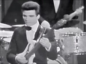 178K views · 10K reactions | APACHE The Shadows https://m.facebook.com/story.php?story_fbid=726046278282202&id=194654368088065 | Music & Dreams | Facebook