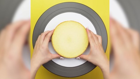 How to Make a Summer Cake & a Beautiful Holiday Cake 🌞🎄 | Sweet Seasonal Ideas!