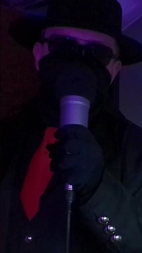 Gacho Sings - "Mah Na Mah Na" by Mahna Mahna and The Two Snowths(The Muppets)