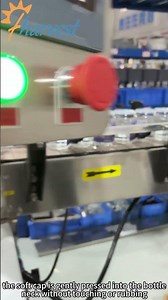 Automatic dustproof capping machine solves efficiency bottlenecks at the end of beverage packaging.
