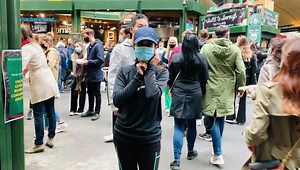 Today’s walk🚶‍♀️🚶‍♀️is to the ancient and vibrant Borough Market. Borough Market is one of the largest and oldest food markets in London, with a market on the site dating back to at least the 12th century. The present buildings were built in the 1850s...one of London’s tourist spots not to be missed 😍😍 #sivagamivinayagan #boroughmarket #boroughmarketlondon #weekendwalks | Sivagami Vinayagan