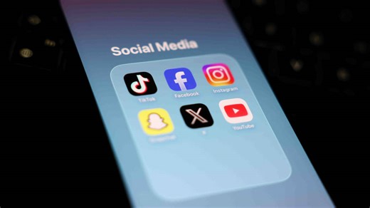 No platform gets 'free pass' as Starmer unveils online child safety crackdown | LBC