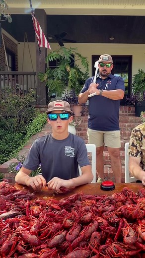 We ship live crawfish overnight to your door. We are a Louisiana based crawfish shipper. We source crawfish from Louisiana waters, buy through our docks, and ship nationwide so you can have a real crawfish boil even if you do not live here. We source crawfish. We have ponds, but our volume comes from Louisiana fishermen bringing crawfish to our buying docks. We buy the catch, then take over from there. We grade and prep every order. Crawfish come in by the sack. We dump them, regrade them, remov