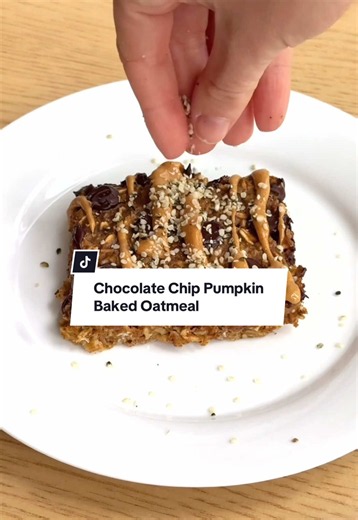 CHOCOLATE CHIP PUMPKIN BAKED OATMEAL INGREDIENTS: 2 1/2 cups rolled/old-fashioned oats ½ cup pumpkin puree 1 banana, mashed 1¼ cups milk (I like ultra-filtered for some extra protein) 2 eggs 4 tbsp hemp hearts 2-3 tbsp maple syrup 1 tsp vanilla ½ tsp cinnamon or pumpkin pie spice 1 tsp baking powder ½ tsp salt Handful of dark chocolate chips (optional) RECIPE: 1) Mash one banana in a large mixing bowl. 2) Add all wet ingredients (1/2 cup pumpkin puree, 1 1/4 cups milk, 2 eggs, 2 tbsp maple syrup