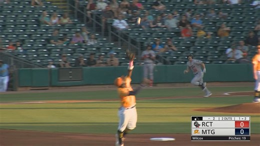 Ronny Simon's jumping catch