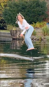 Is she really pumpfoiling in jeans?! 😳👸🏼#watersports #pumpfoiling #sportsgirl