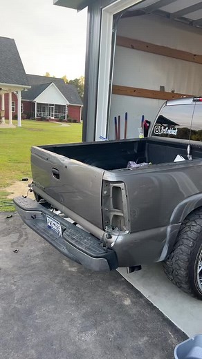 2 tone or finish it #fyp #trucks #squattedtrucks #viral @brett.michaels