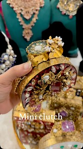 21 reactions · 5 comments | Wedding season is around get exclusive jewellery pieces and clutch Biya’s jewelry For further details and other plz don’t embarrass yourself or me by asking for discount WhatsApp us +923084104692 Worldwide shipping available  | Biya's jewelry | Facebook