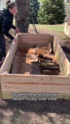 How to fill a raised garden bed! #riasedgardenbed #garden #soil