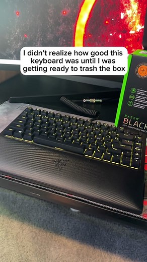 The mech keyboard market can be confusing af, this basically has all the good stuff out the box. Great value #theultimatenerd #gamingsetup #gamingroom #gamer #mechanicalkeyboard #razer #blackwidowv4 @Razer