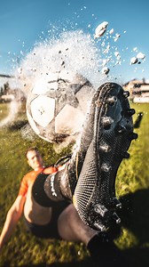 304K views · 294K reactions | Best of Photo Ideas  1, 2, 3 or 4? 樂 Shot together with @romez.cc 欄 Thanks to @bastihelmutson_photo for filming the BTS videos  #manuelbechter #phototricks #photography #creativeart #behindthescenes | Manuel Bechter & Romez | Facebook