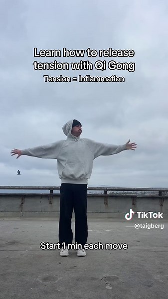 Most tension in the body isn’t just muscular. It’s nervous system protection. Qi Gong slows the breath, hydrates the fascia, and tells the brain it’s safe to release. Just 1 minute per movement can start changing the signal. Small movements. Big nervous system shift. #fyp #fascia #nervoussystemhealing #qigong #alignment