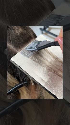 LIZ HAVEN | I love using this hairspray trick to keep everything neat and clean while I foil. This method allows me to get super detailed when it comes... | Instagram