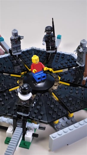 LEGO Zombie Apocalypse Mechanism