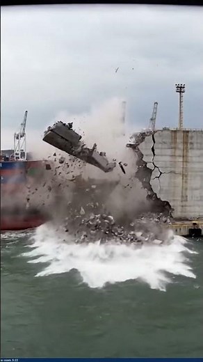 System Failure Ship Impact! #HarborCrisis