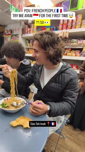 French People Try Mie Ayam for the First Time