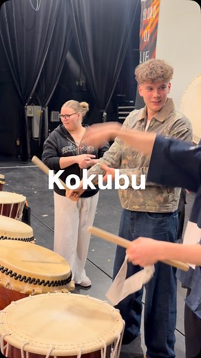 太鼓芸術鼓宮舞 on Instagram: "KOKUBU DRUMS OF JAPAN ~ SOUND OF LIFE TOUR 2025 ~ Datum Februar bis April Anfrage @miro.live ▷公式HP（国内用） 「太鼓芸術 鼓宮舞 KOKUBU」 https://www.taiko-art.com/ ▷公式HP （海外用） "KOKUBU" https://www.kokubu.eu ▷Facebook 「太鼓芸術 鼓宮舞 "Drummers Of Japan"」 https://www.facebook.com/kokubu.drummers ▷YouTube 「太鼓芸術 鼓宮舞 公式チャンネル」 https://youtube.com/@kokubu.drummers #太鼓芸術鼓宮舞 #鼓宮舞 #関西 #関東 #和太鼓 #尺八 #篠笛 #琴 #箏 #三味線 #kokubu #taiko #koto #shamisen #japan #music #Europe #Germany #taikokkb"