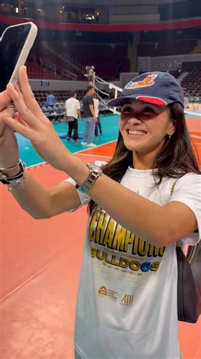 RAIN OR SHINE’S NEWEST ACE 🏆Bella Belen sports a Rain or Shine cap from Pulso ng Bayan but refuses to accept it because she already has a jersey from someone in the team. #UAAPSeason88 @spinph