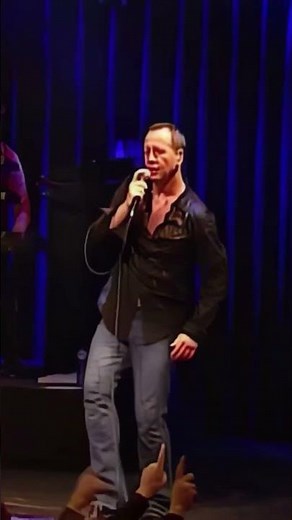 Jim Kerr Rocks the Stage. Unforgettable Concert Moments! #simpleminds #live #paradiso