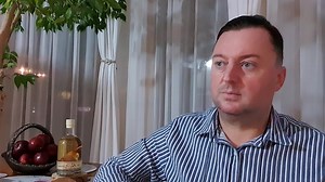 351K views · 10K reactions | De 1 DECEMBRIE. "Ultimul STRIGĂT, române!" Versuri de Adi Rusu https://detectivuldepresasoc.ro/ultimul-strigat-romane-versuri-de-adi-rusu/ | Adi Rusu - Detectivul de Presă ȘOC | Facebook