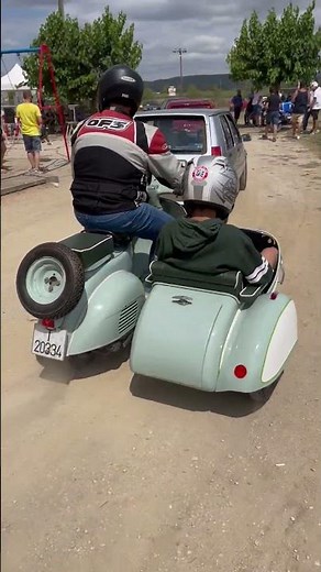 VESPA 125 CON SIDECAR #vespa125 #sidecars