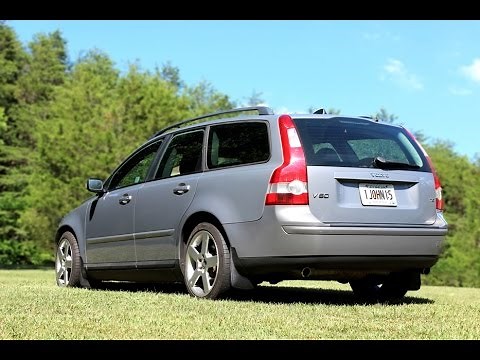 Volvo V50, Tail Light Bulb Access