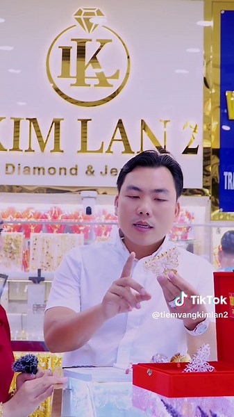 Kẹp Tóc V610: Phong Cách Thời Trang Mới Nhất