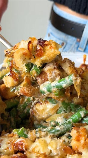 FRENCH ONION GREEN BEAN CASSEROLE! Think crispy onions are the best part of GB casserole? Just wait until you try them caramelized with Gruyère and a buttery crouton topping. Comment “SEND” for the recipe. SAVE this post if you’re making a Thanksgiving side. | Well Plated