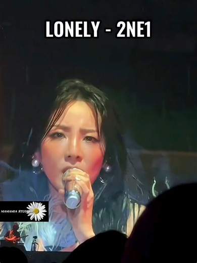 Exploring 'Lonely' Live Performance by 2NE1