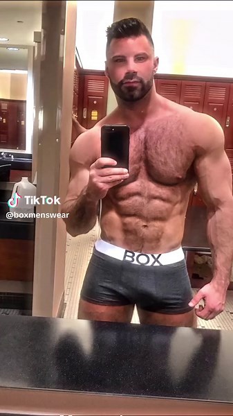 Men's Underwear: Boxers or Briefs?