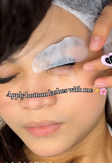 Bottom lashes will really take your set to a whole new level🔥 enjoy this quick tutorial on how to apply bottom lashes without burning. Are you ready to take your set to a new level? Add bottom lashes to your next appointment!⏰ #amazen #amazeneyeconiclashbeautystudio #eyelashextensions #holidayseason #lashesfordays #lashartist #bottomlashes #cdolashextensions #lashexpertcdo #eyelash #lashes #lashesph #lashinspo #lashextensionscdo #lashstyle #explore #eyelashes