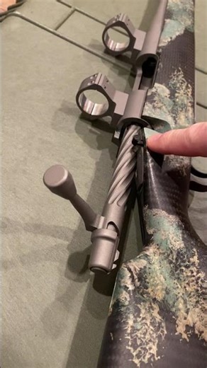 Preventing bolt lugs from galling. Applying grease to bolt and receiver. #boswellscustomrifles