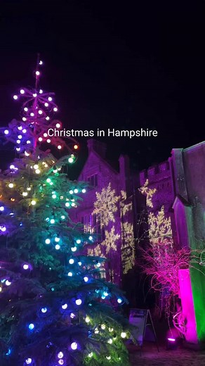 24 reactions | Who’s excited?!虜 Find your full guide to Christmas in Hampshire via the link in our bio ✨ #hampshire #visithampshire #christmasinhampshire #christmashampshire #englandchristmas | Visit Hampshire | Facebook