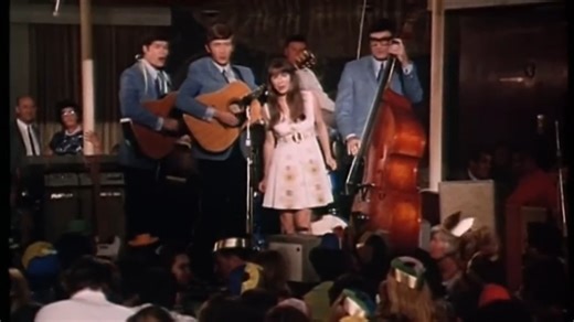 The Seekers – When The Stars Begin to Fall...🎧 Watch full this song: https://oldsongs.dohimusic96.com/the-seekers-when-the-stars-begin-to-fall/?utm_source=facebook&utm_medium=ngreel&utm_campaign=theoldsongs | The Old Songs