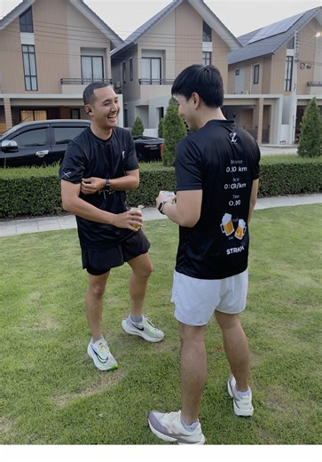 เพื่อนรัก นักดื่ม 2 โลกลับบ้านนอน 💪🏻🍻😂 ZICKER PROJECT RUNNING 🏃🏻‍♂️ #เสื้อวิ่ง #เสื้อวิ่งพิมพ์ลาย #เสื้อกีฬาแฟชั่น #เสื้อใส่สบาย #นักวิ่งมือใหม่
